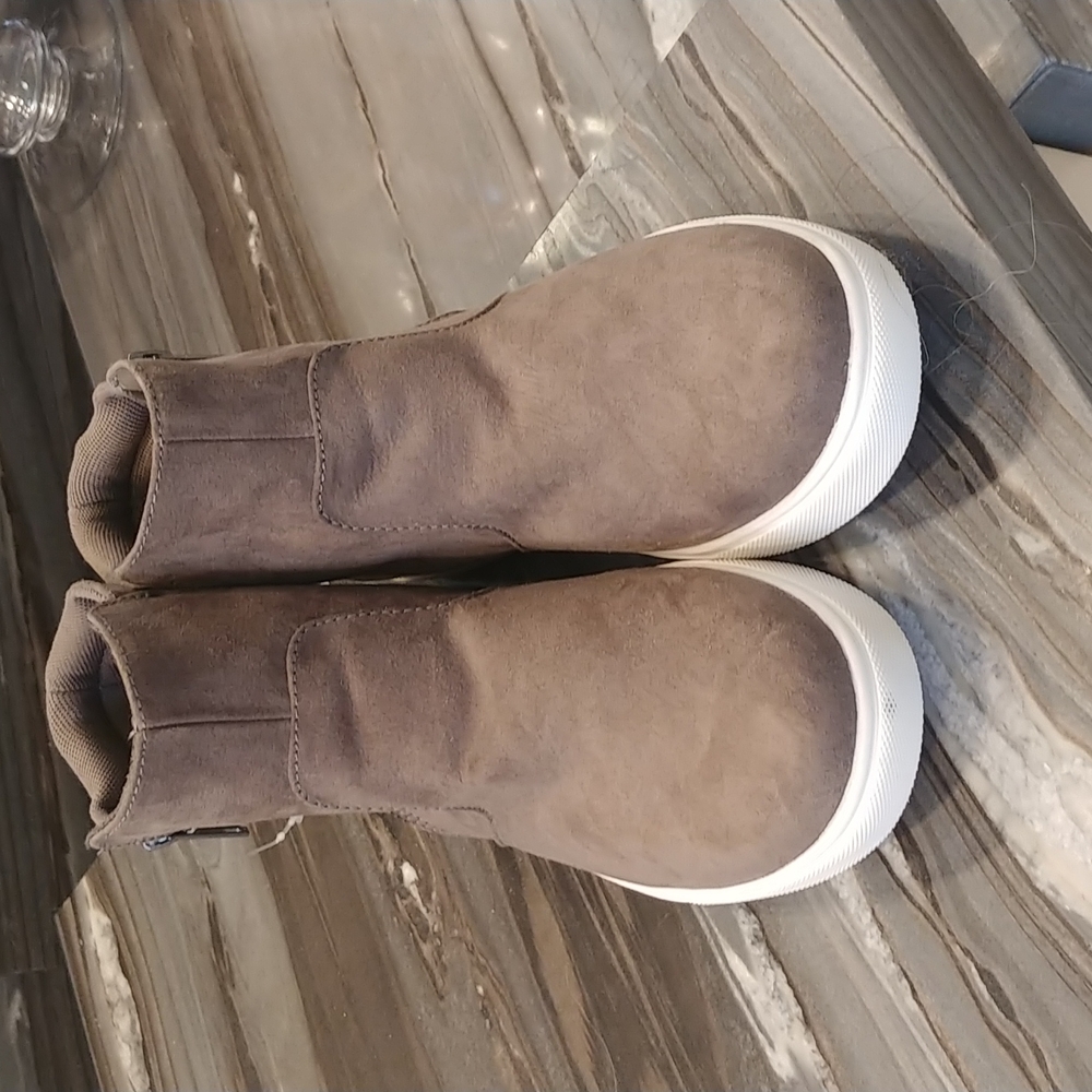 Izod women's ankle boots